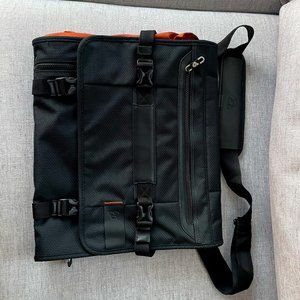 Pliqo garment bag